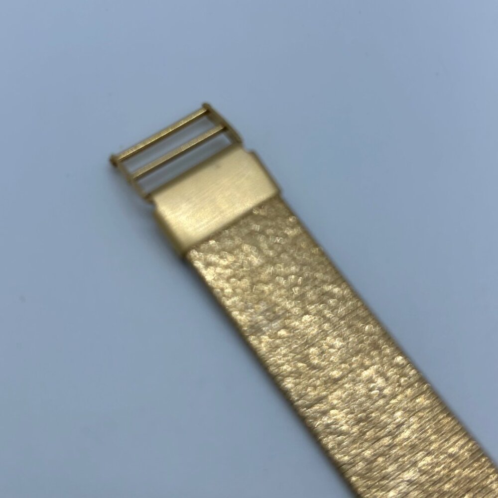 Bill Blass Vintage Quartz Watch Gold-ToneTextured Dial Retro 90s Working READ - Picture 4 of 16